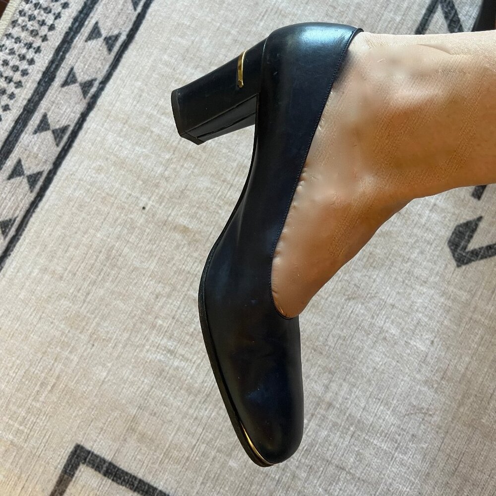 DAVIDS Vintage Navy Block Heeled Shoes Size 8.5 Like New